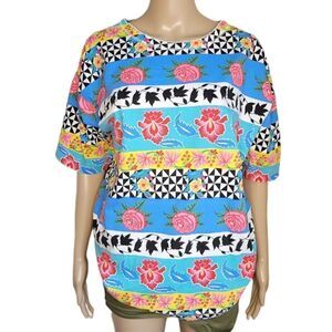 VTG Ashleigh Morgan Women's Multy-Floral pattern Short Sleeve Medium Top.